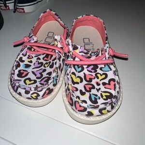 NWOT Hey Dude Toddler shoes size 6